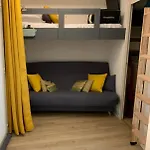 Face Au Pied Des Commerces * Pornichet